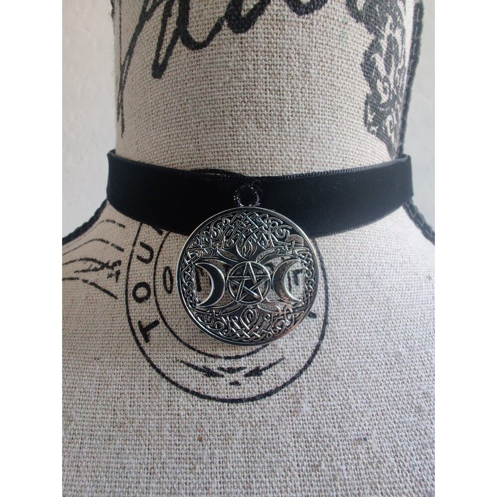 Pentagram Tree of life Pendant Hand stitched Black velvet Choker Necklace Goth
